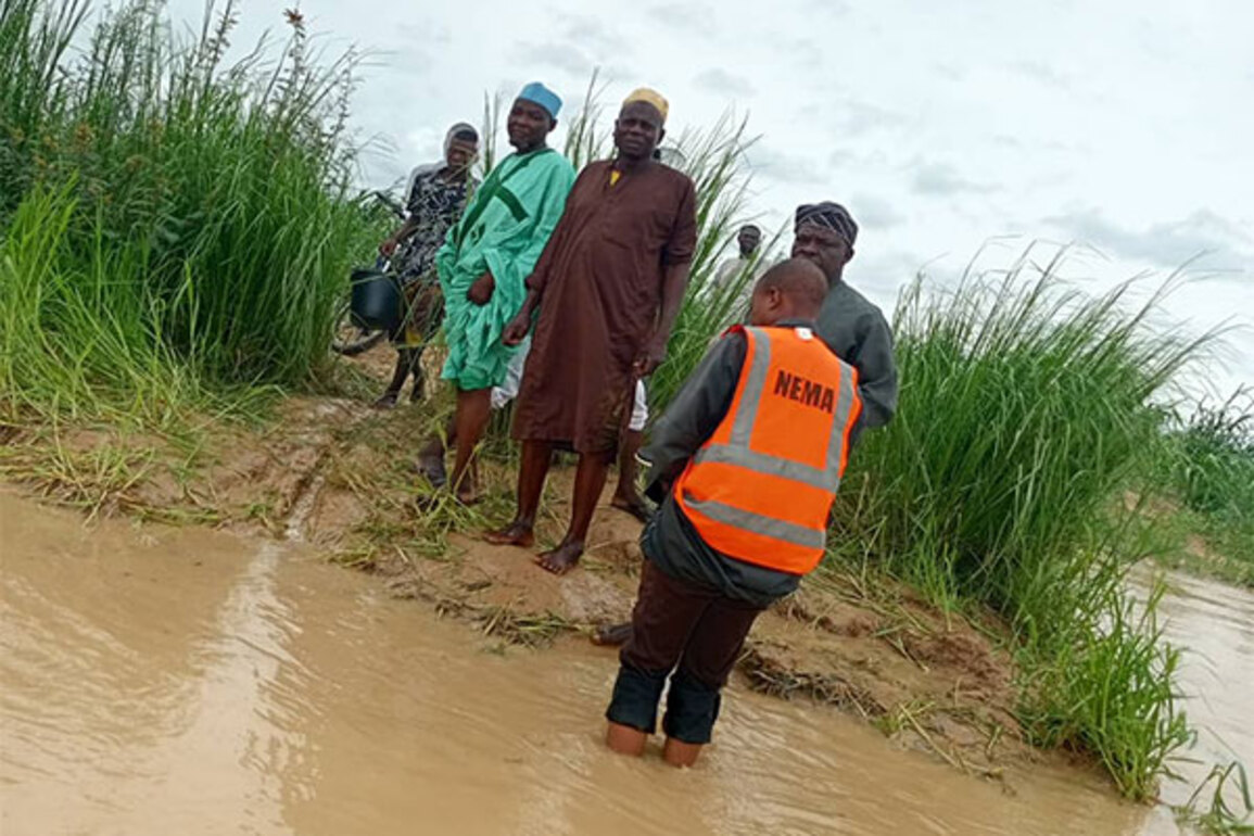 40 missing, 10 rescued as boat capsizes in Nigeria