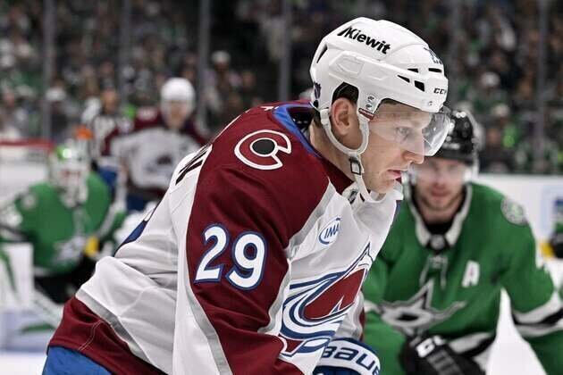 League-best Avalanche try to stem Stars' push for first place