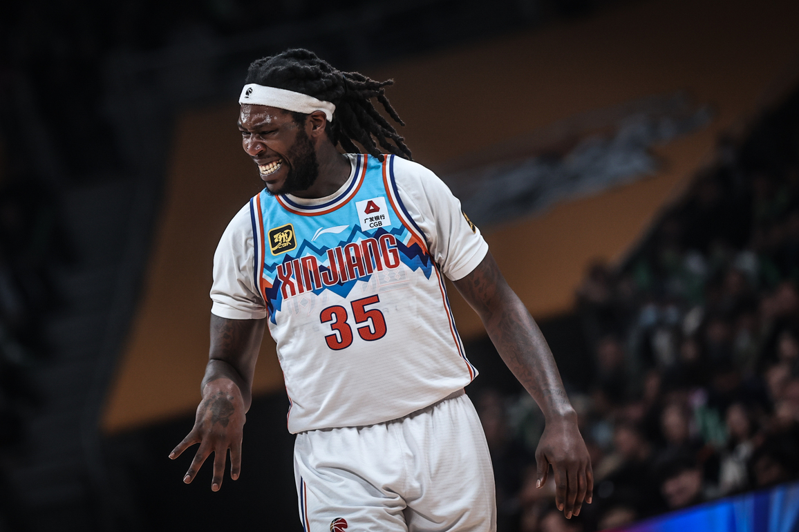 (SP)CHINA-SHENYANG-BASKETBALL-CBA LEAGUE-PLAYOFFS-LIAONING VS XINJIANG (CN)