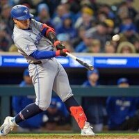 Blue Jays post 8-run inning, rally over Twins