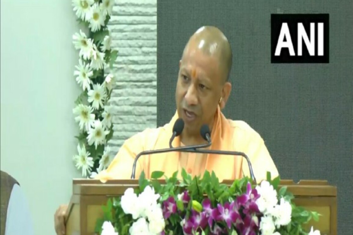 UP: CM Yogi takes cognisance of Shahjahanpur road accident, orders relief measures
