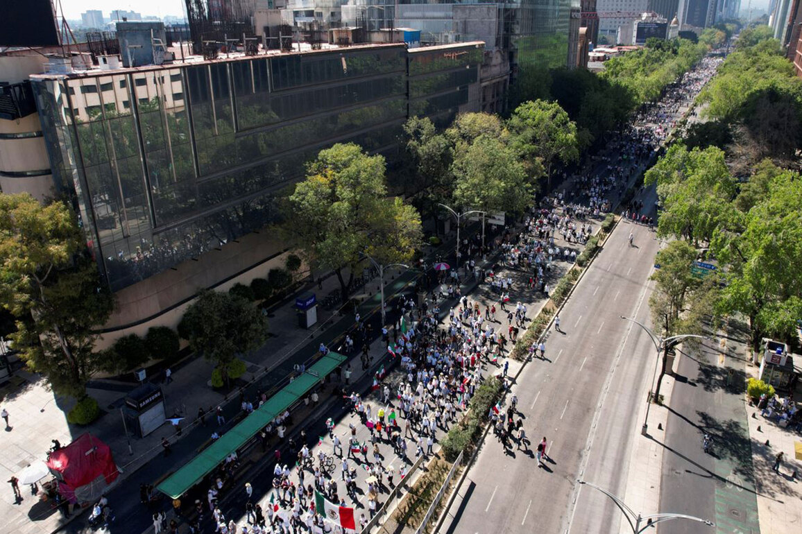 Clashes erupt in Mexico City during Gen-Z-led protests against crime, corruption
