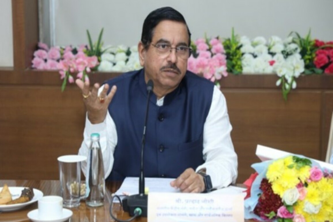 MNRE committed to advancing cutting-edge renewable energy technologies: Pralhad Joshi
