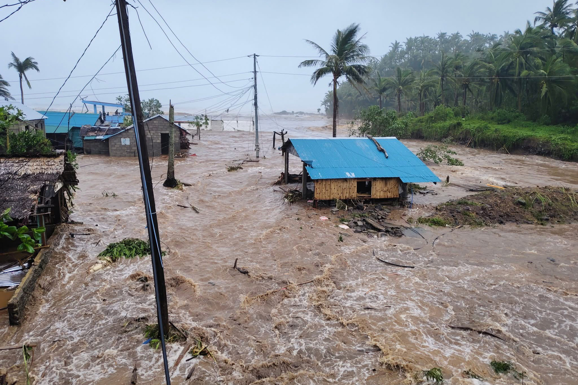 PHILIPPINES-CATANDUANES PROVINCE-TYPHOON-FUNG-WONG
