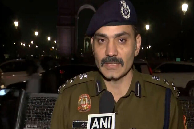 Delhi Pollution: Over 15 arrested for using 'chilli spray' on police during India Gate protest