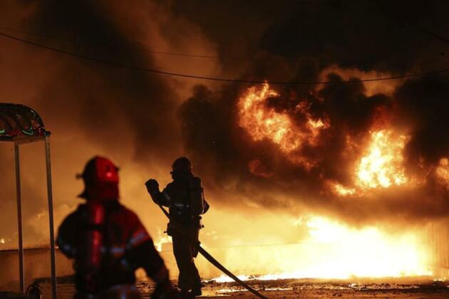 Two firefighters die as South Korea battles wildfires