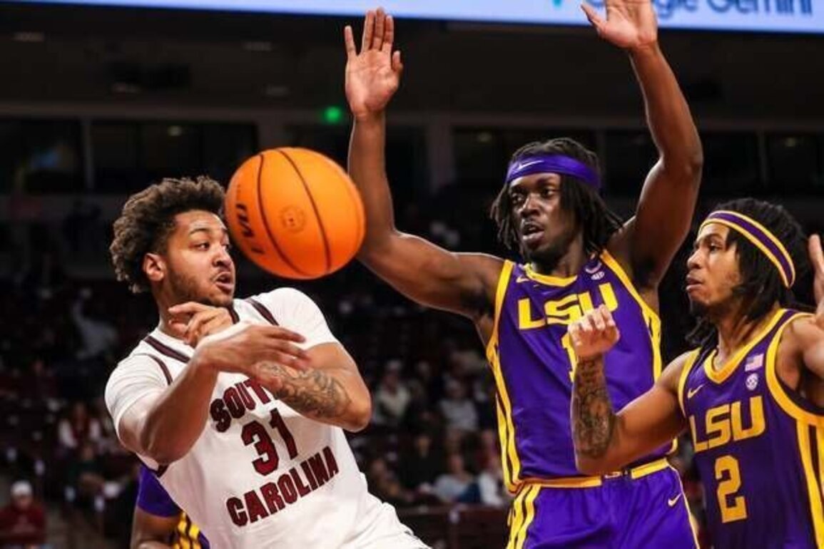 Michael Nwoko, LSU escape South Carolina in overtime