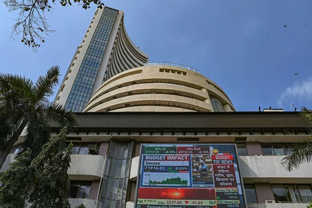 Nifty, Sensex open flat on Friday, IT stocks rallied while other sectors legged
