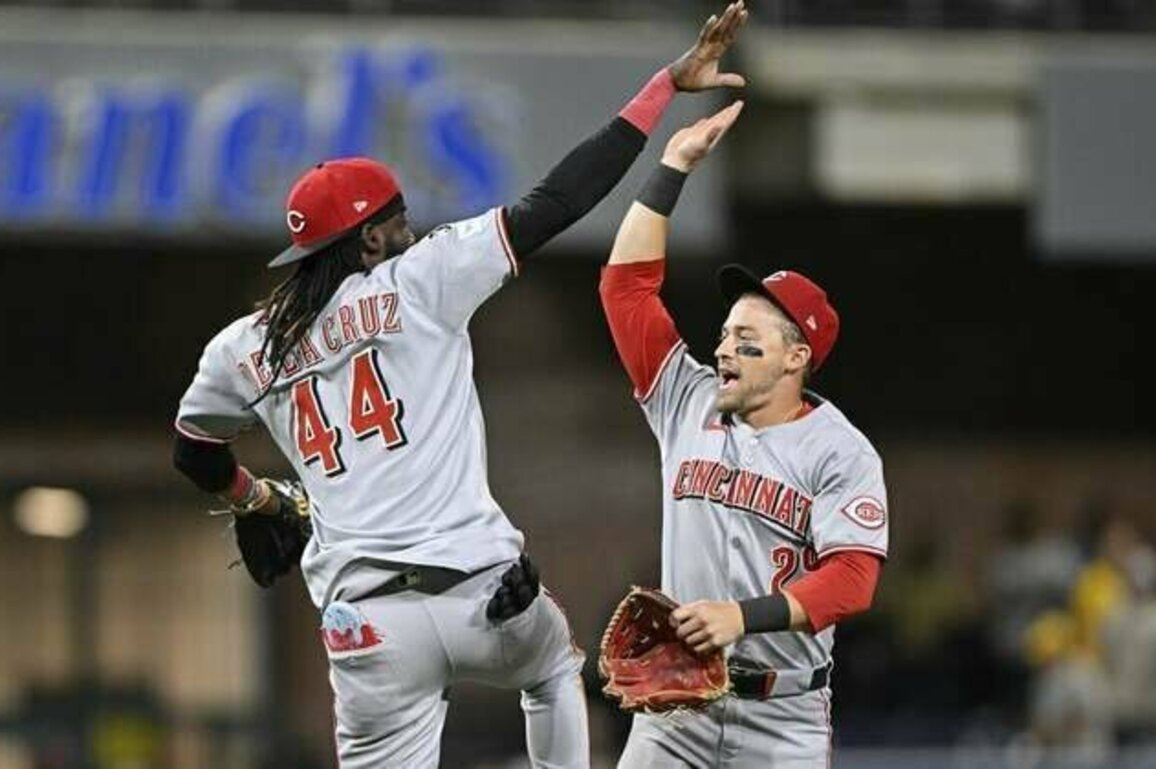 'Hungry' Reds in playoff chase going into road series against Athletics