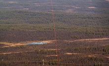  The survey system-equipped helicopter flew over the area at a height of 90 metres