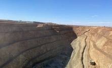  The Williamson pit, south of Wiluna in Western Australia, is a key source of free-milling, CIL-recoverable gold for Wiluna Mining Corp as it transitions to large-scale underground sulphide production via a new flotation plant