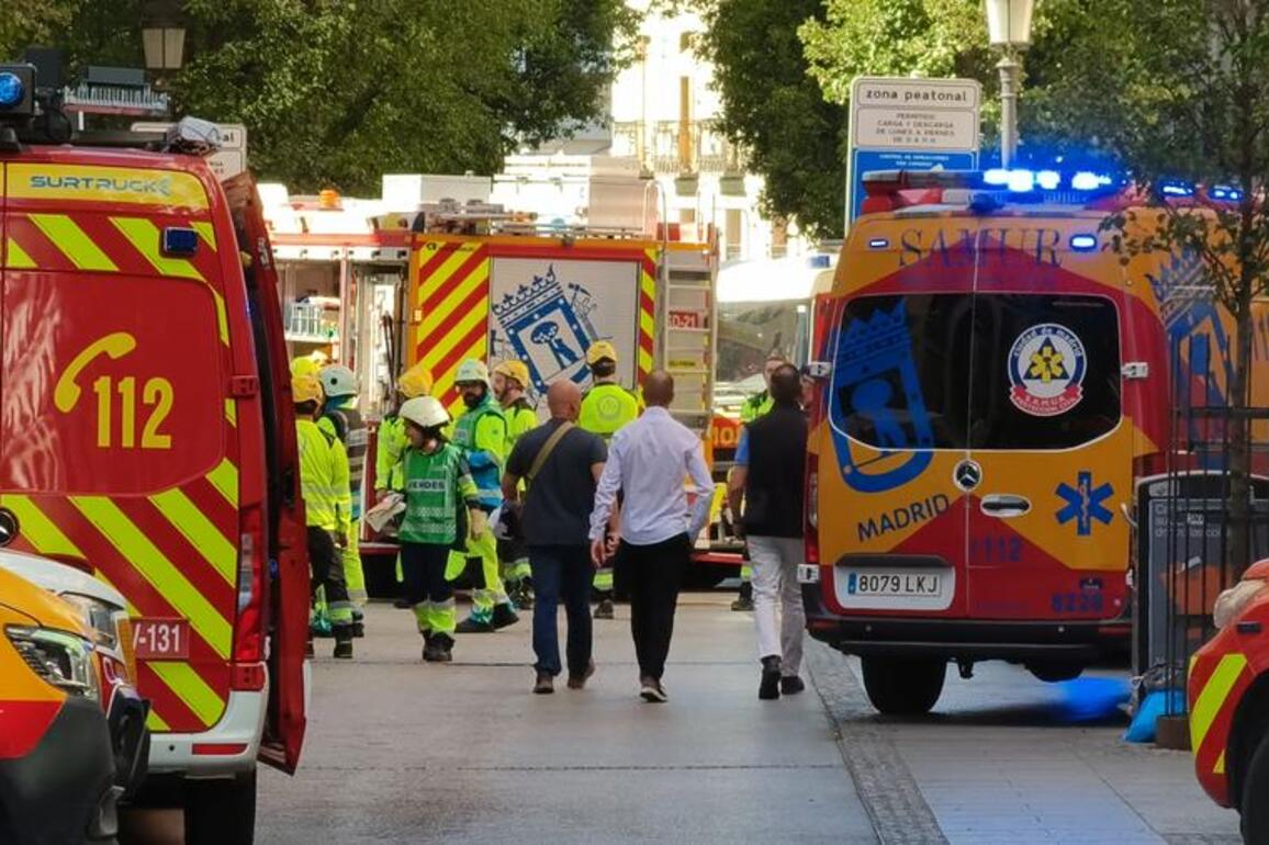 At least 3 injured, 4 missing as building collapses in Madrid