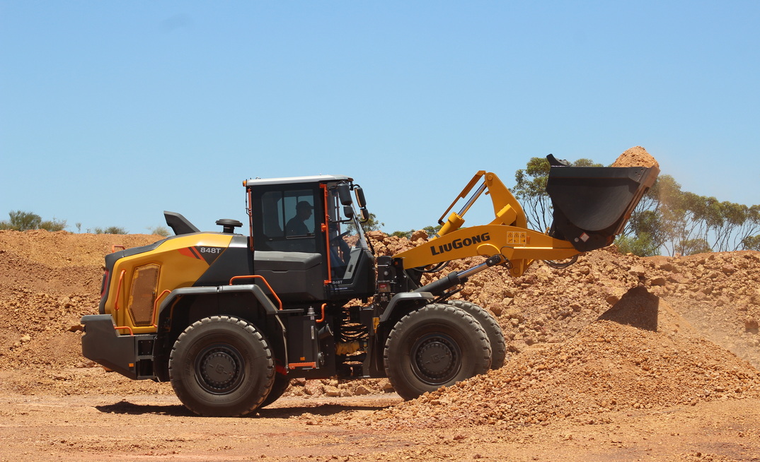 LiuGong’s new T series wheel loaders, including the 848T model, can be serviced from the ground with operators able to add fuel and oil as well as service the diesel filters from ground level.  