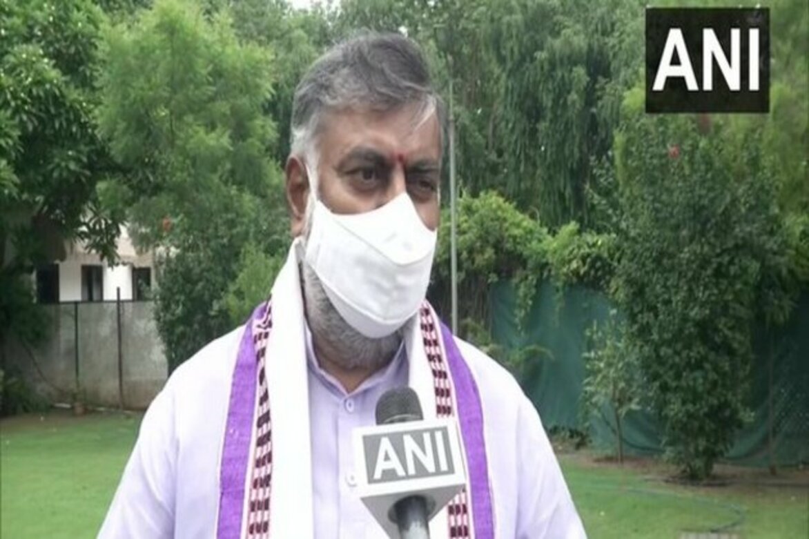 Don't think my phone was hacked, says Union Minister Prahla