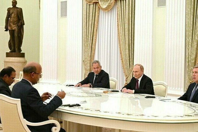 Modis top adviser meets Putin in Moscow