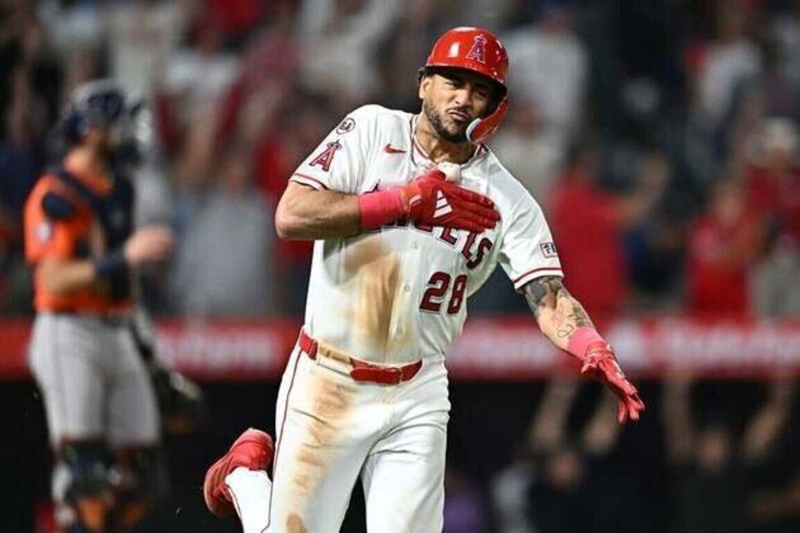 Jose Siri's walk-off helps Angels outlast Astors