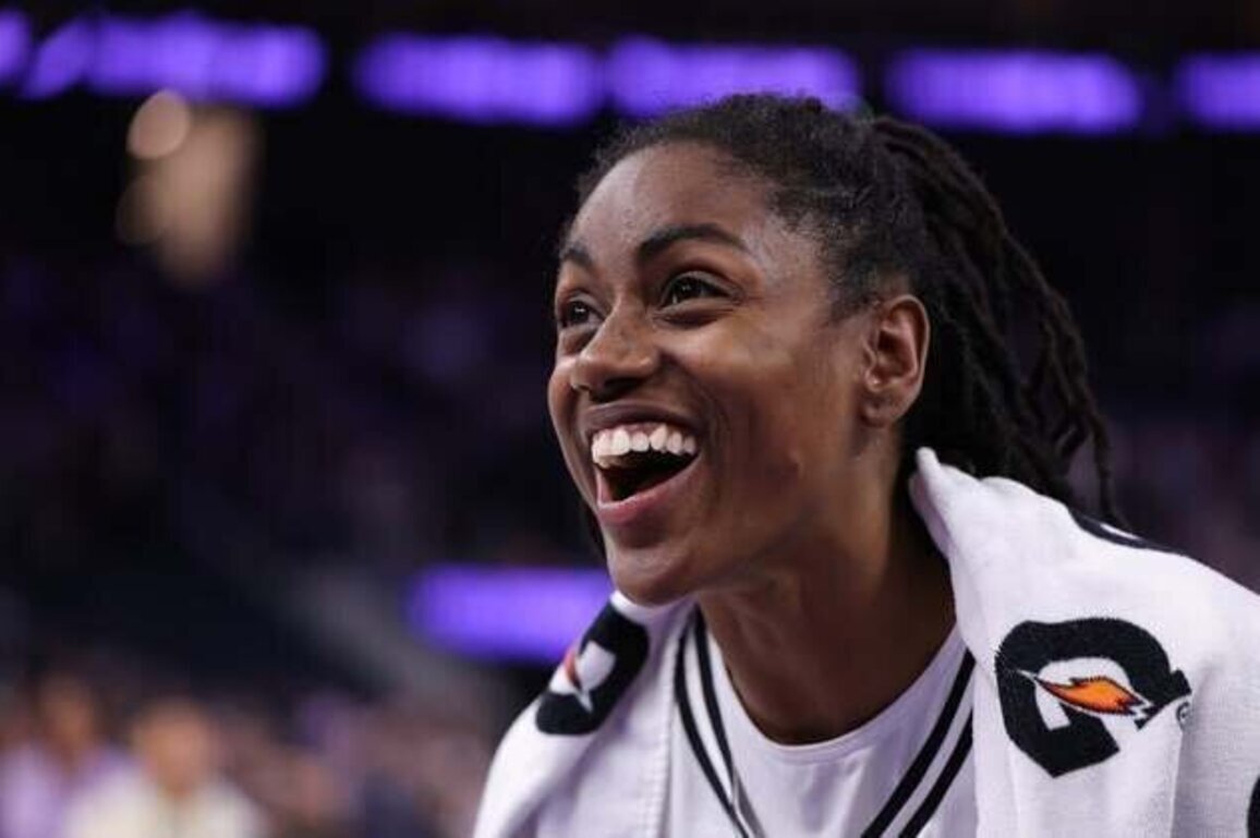 Valkyries re-sign G Tiffany Hayes to 1-year deal