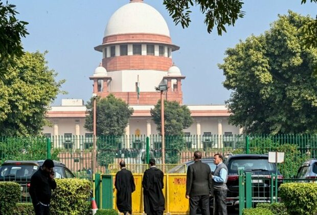 Funds for 'Farishtey Dilli Ke' scheme: SC asks LG office to file affidavit on Delhi govt's plea