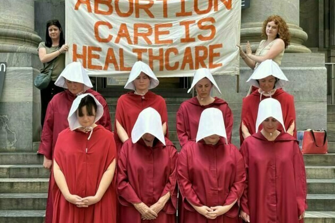 A doctor's story shows 'late-term' abortion access is politically charged - but crucial