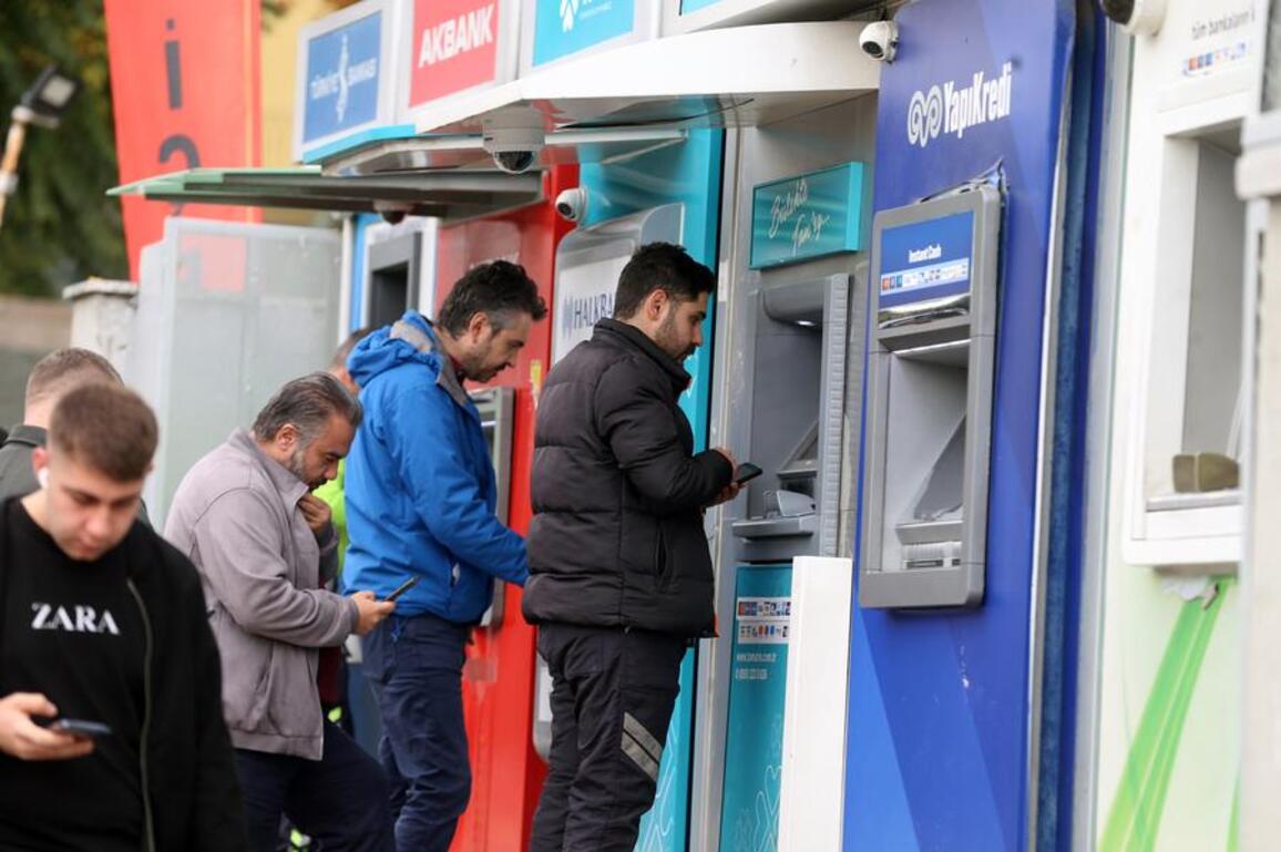 Turkish consumer confidence edges up on rate-cut expectations