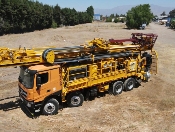 The EDM 95K Series are high-capacity, heavy duty rigs capable of executing deep hole exploration projects and are available in diamond, RC and multipurpose configurations