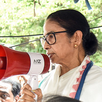 'Vishwaguru' Government unable to shield citizens from price shocks: Trinamool on LPG hike
