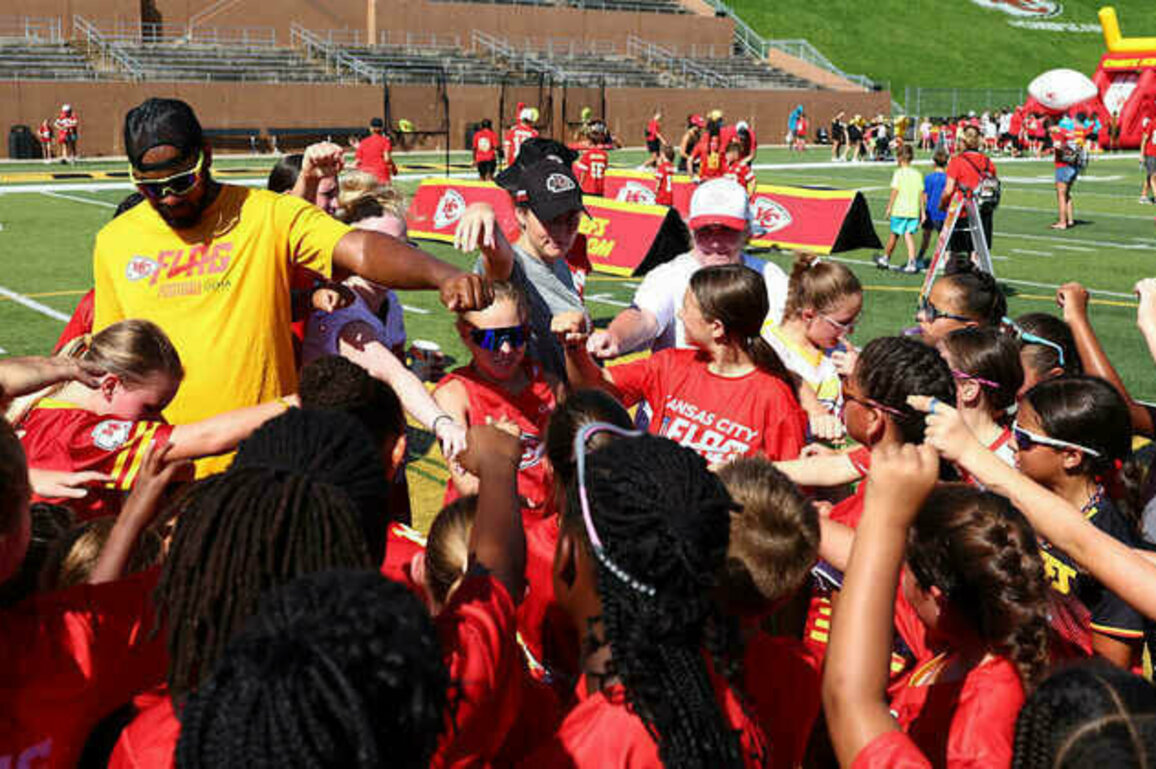 2025 Girls High School Flag Football Season Under Way in Kansas