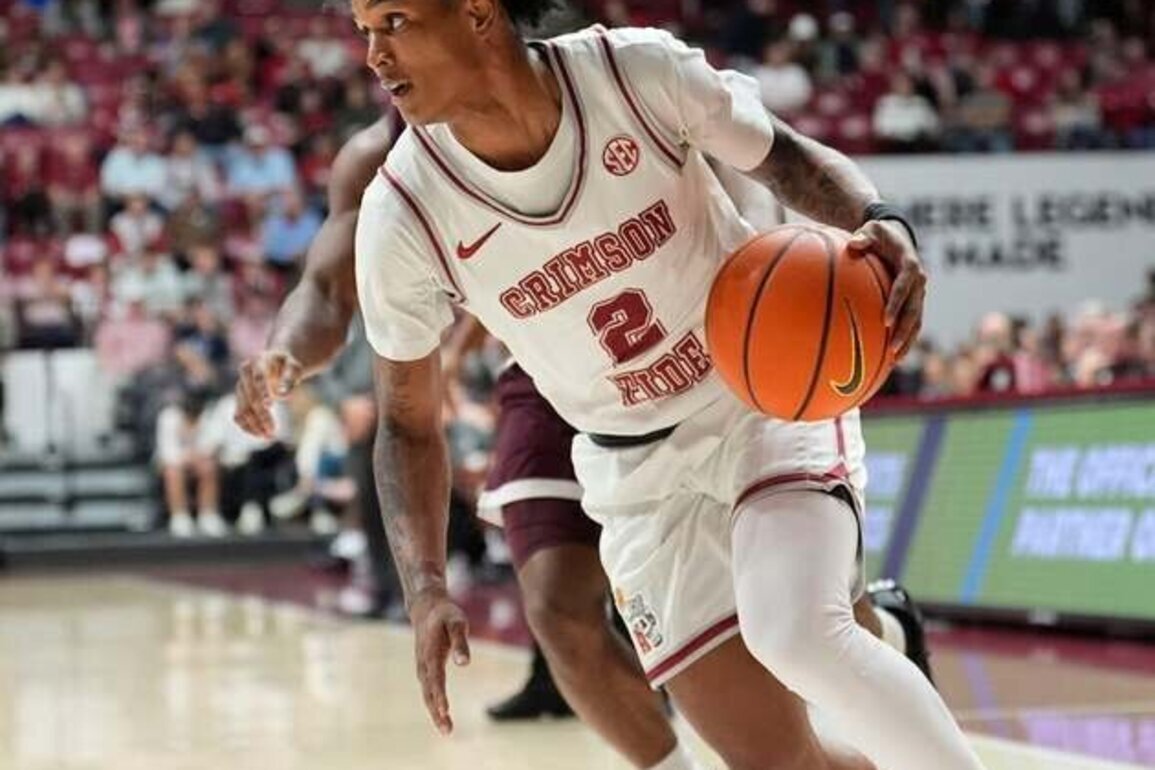 Alabama G Aden Holloway arrested on drug charge