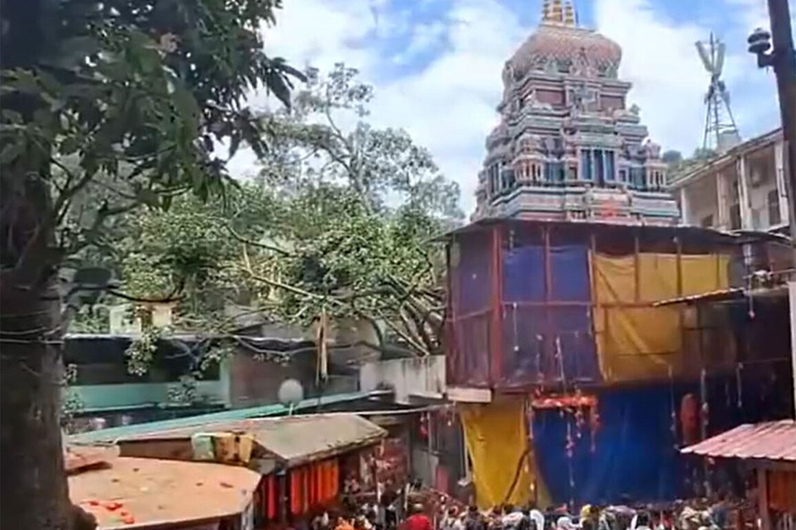 Uttarakhand: Devotees offer prayers at Shiva temples across Rishikesh on Mahashivratri