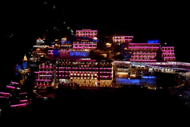 Vaishno Devi yatra registration temporarily suspended for two hours due to bad weather