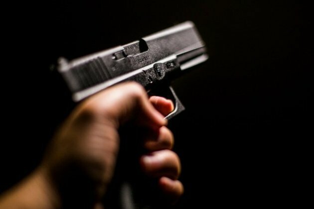 Police officers need guns even when off-duty, to protect themselves