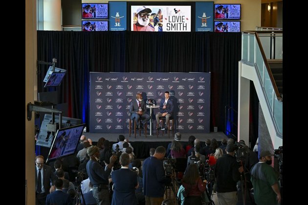Texans, Panthers, Bears top current 2023 NFL Draft order