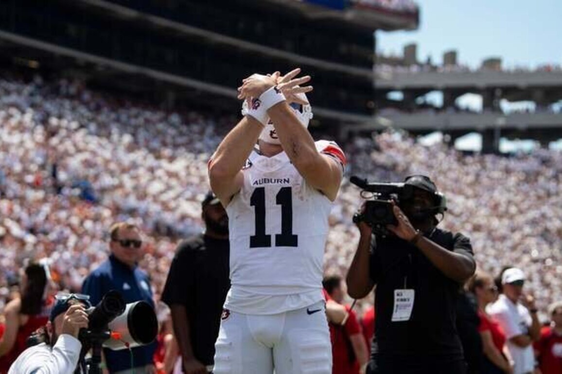 Former top recruit Jackson Arnold chooses UNLV