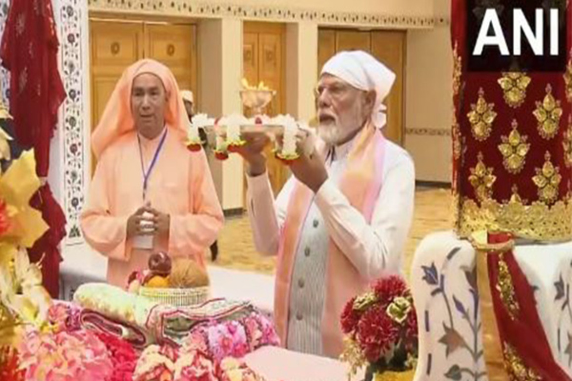 PM Modi offers prayers at Guruji Maharaj Temple in Madhya Pradesh