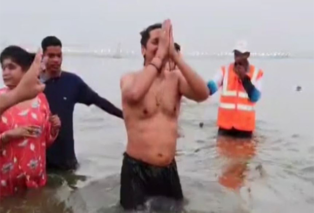 Shaan takes holy dip at Maha Kumbh Mela 2025