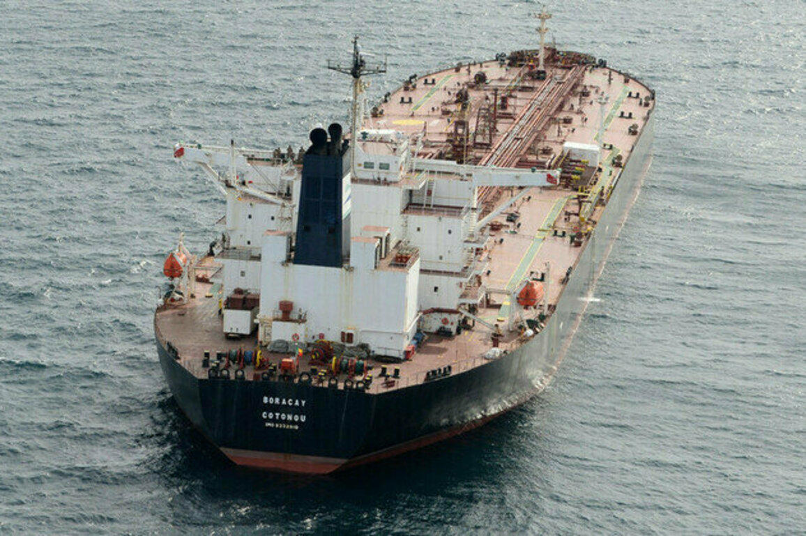 Putin accuses France of piracy