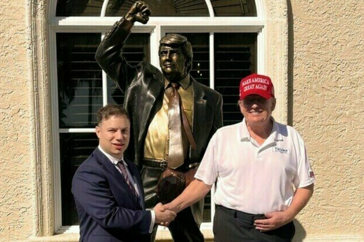 Trump statue erected at his golf club 