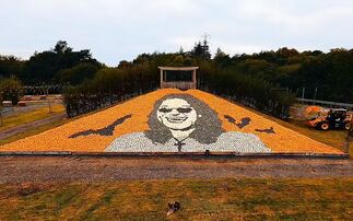  pay homage to Ozzy Osbourne with iconic pumpkin display