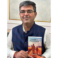 'Punjab at Crossroad' by Mr. Vinayak Dutt Discusses Punjab's Industrial Growth, Agrarian Stress and Youth Migration