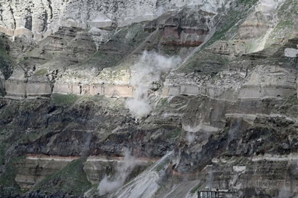 Over 200 earthquakes jolt 'Instagram island' of Santorini in Greece