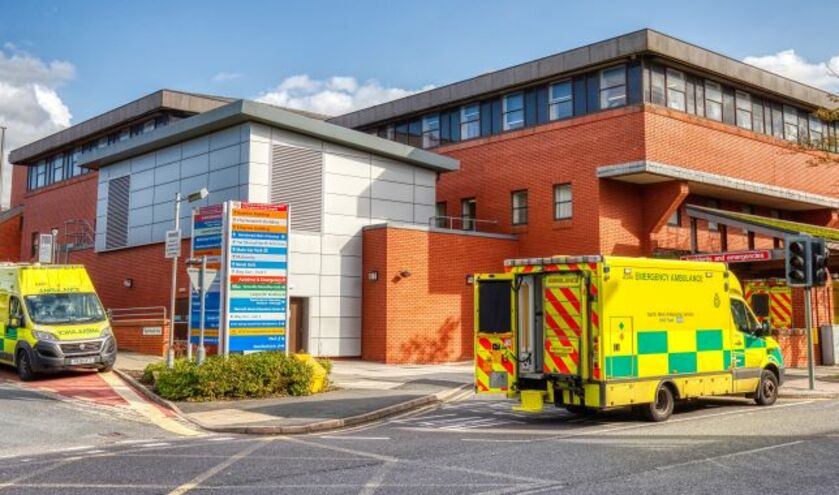 Tameside General Hospital (c) Tameside and Glossop IC NHS FT