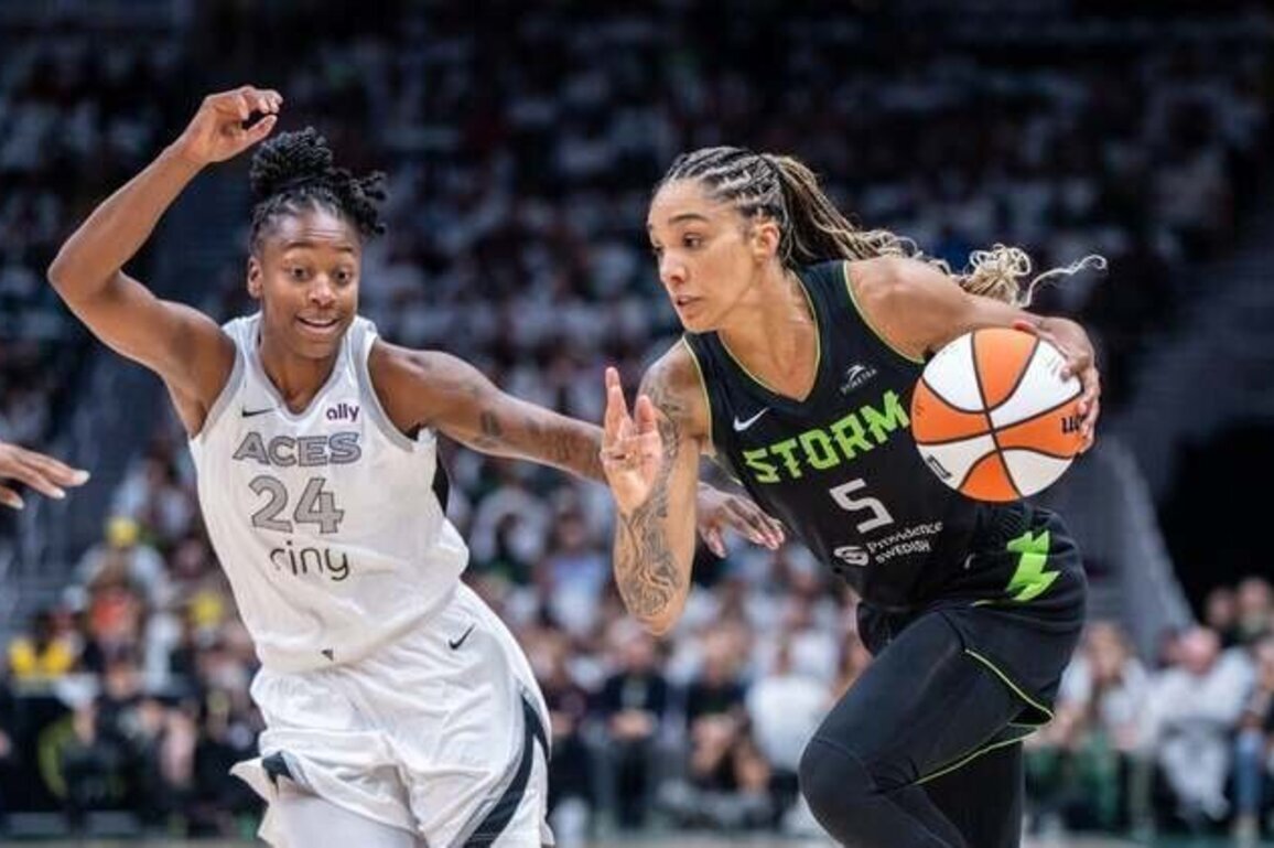 Valkyries sign F Gabby Williams to multi-year deal