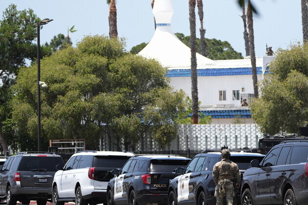2 suspects in shooting at Islamic Center in San Diego are dead