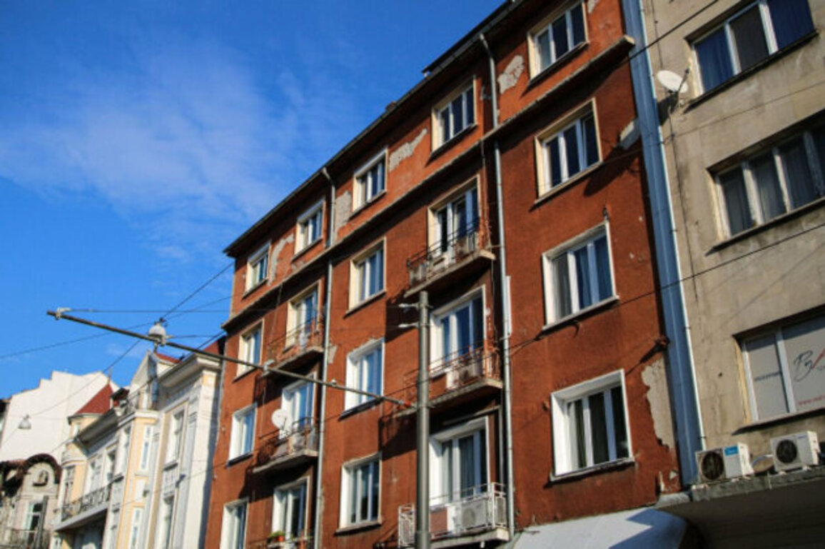 Bulgarias Secondary Property Market Shrinks Ahead of Eurozone Entry