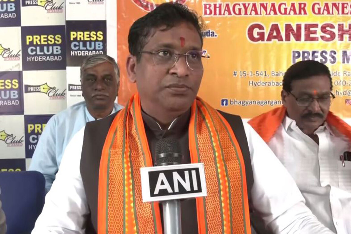 Telangana: Bhagyanagar Ganesh Utsav Samithi seeks action against illegal immigrants