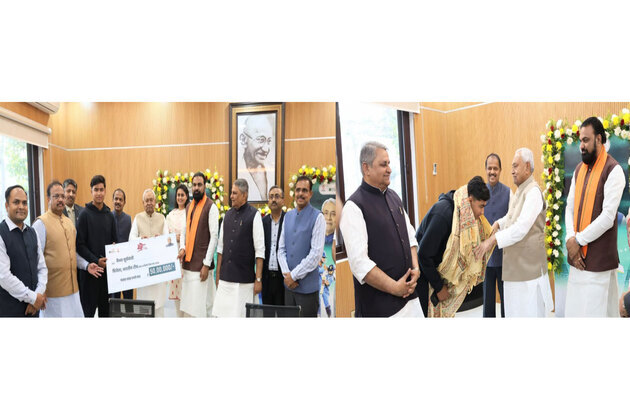 Vaibhav Sooryavanshi meets Bihar CM Nitish Kumar, receives Rs 50 lakh cheque