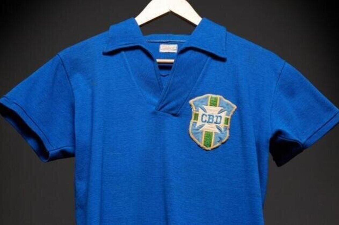 Pele's iconic '58 World Cup jersey going to auction at estimated $6M value