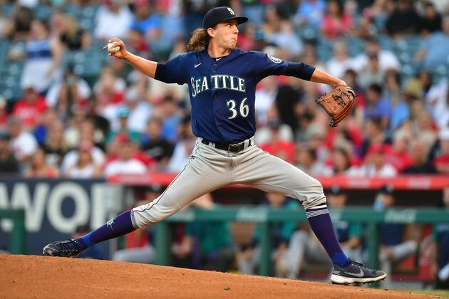 Logan Gilbert leads improving Mariners against Padres