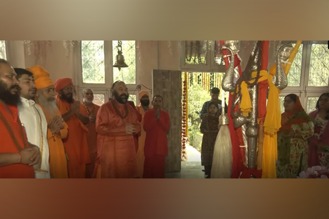 J-K: 'Chhari Mubarak' begins final journey from Srinagar to Amarnath cave shrine ahead of Shravan Purnima