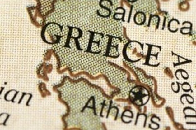 Greek cops arrest 3, seize arms cache in &#039;anti-terrorist&#039; raid